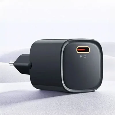 آداپتور 20 وات همراه با کابل لاتنینگ به تایپ سی مک دودو Mcdodo PD20W Fast Charging KIT CH-404 2